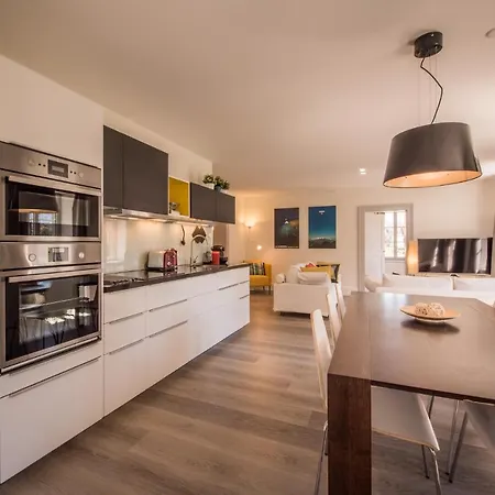 Dependance First Apartment *