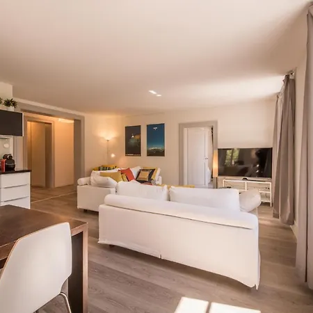 Dependance First Apartment